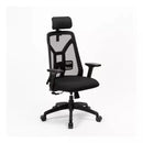 Cadeira de escritório Rossi Tokio preta com braço e apoio de cabeça base giratória