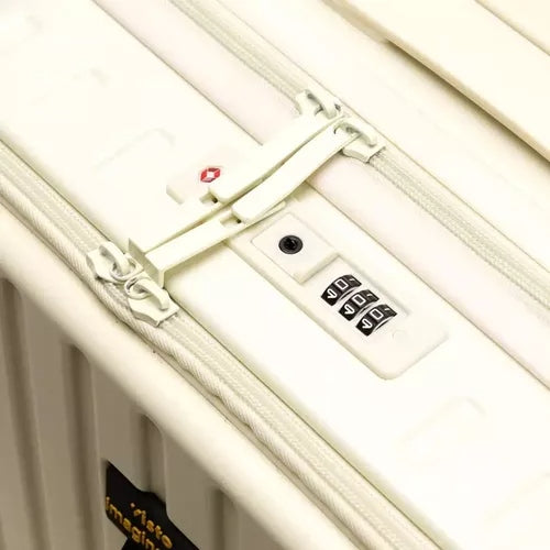 Mala De Viagem Preta 10 kg Com Adesivos (Tamanho perfeito para levar na cabine)