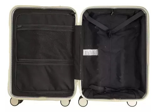 Mala De Viagem Preta 10 kg Com Adesivos (Tamanho perfeito para levar na cabine)